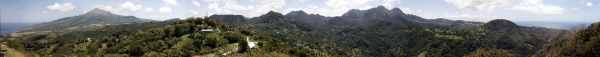 Montage panoramique de la Montagne Pelée depuis le belvédère de lobservatoire