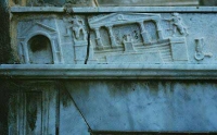 Photo 1 : Effets d'un tremblement de terre sur le bas-relief d'une villa de Pompei, en 62 av JC

