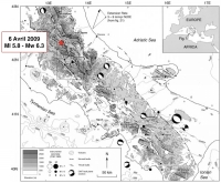 Localisation du séisme du 6 Avril 2009 (carte des failles actives du centre et sud de l'Apennin, d'après Piccardi et al. 1999)