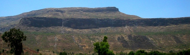 Traps du Deccan, près d'Igatpuri (~100 km à l'ouest de Bombay), Inde (photo de A.-L. Chenet)